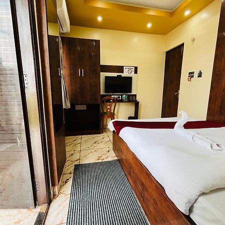 Hotel Kanan Inn โกลกาตา ภายนอก รูปภาพ