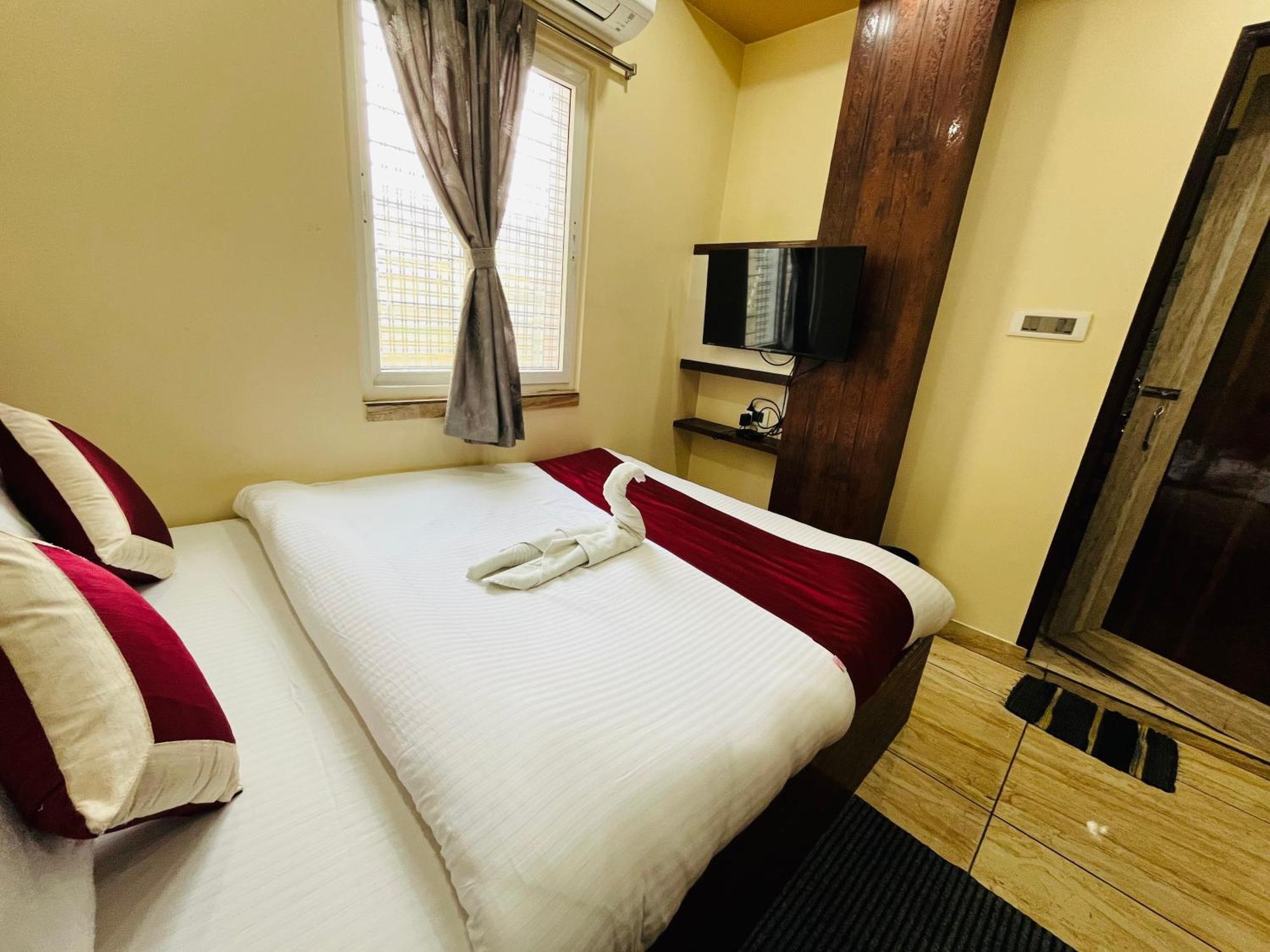Hotel Kanan Inn โกลกาตา ภายนอก รูปภาพ