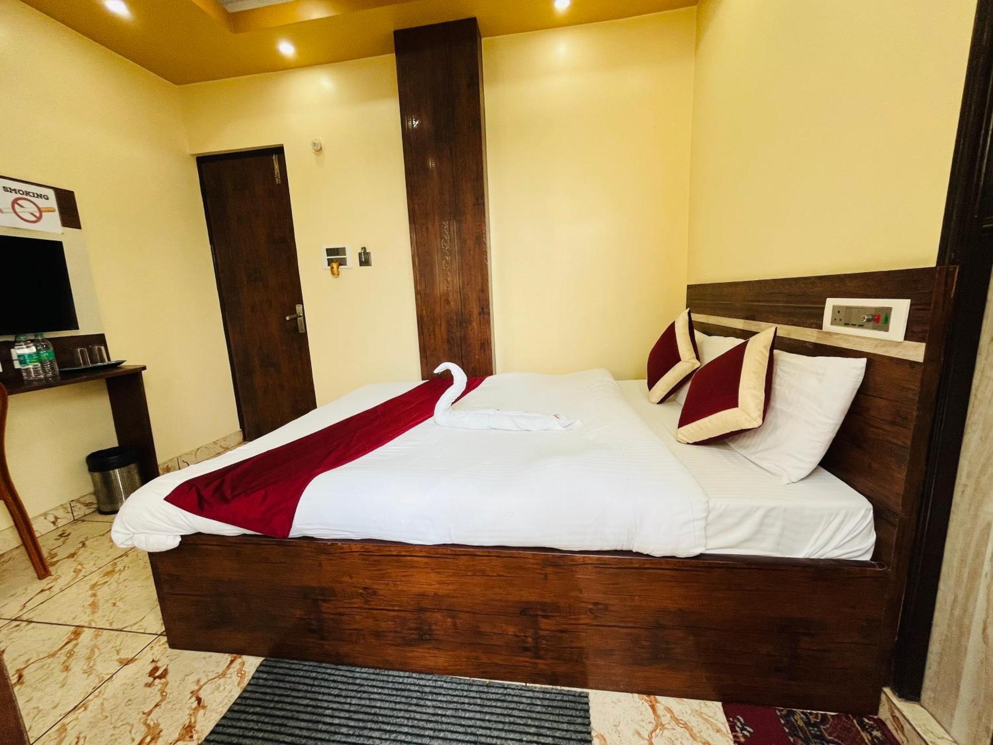 Hotel Kanan Inn โกลกาตา ภายนอก รูปภาพ