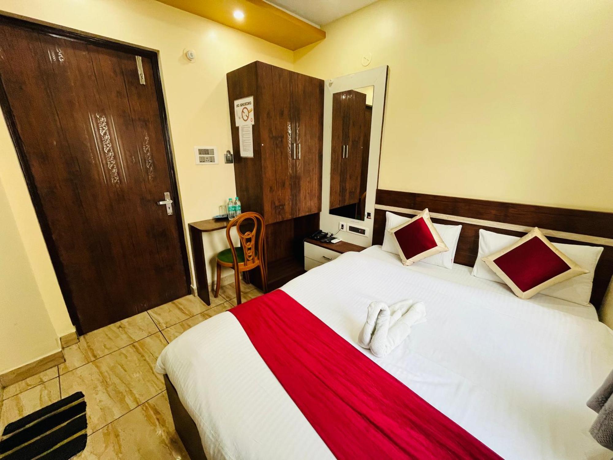 Hotel Kanan Inn โกลกาตา ภายนอก รูปภาพ