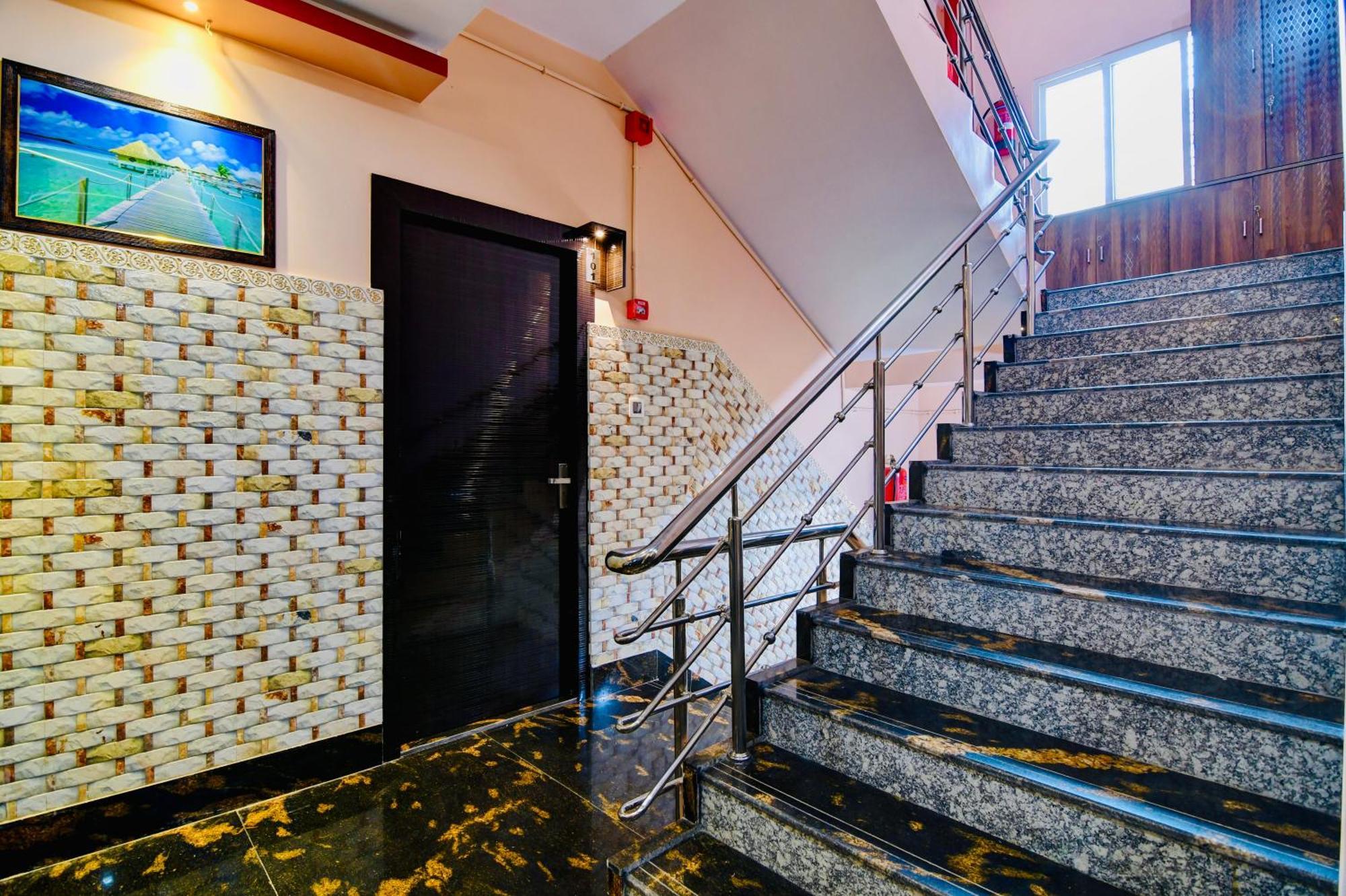 Hotel Kanan Inn โกลกาตา ภายนอก รูปภาพ
