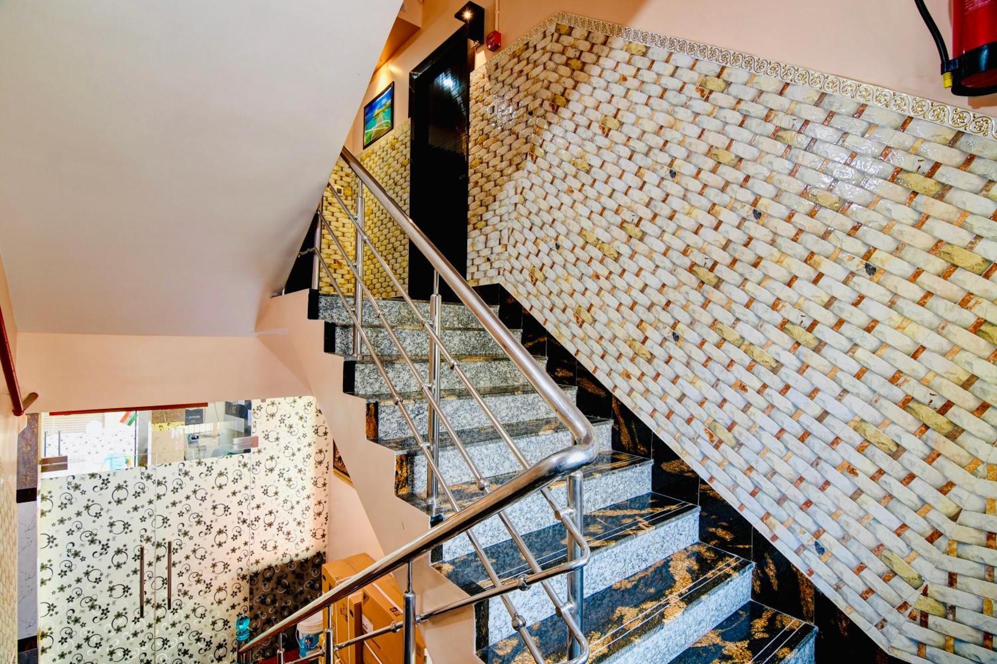 Hotel Kanan Inn โกลกาตา ภายนอก รูปภาพ