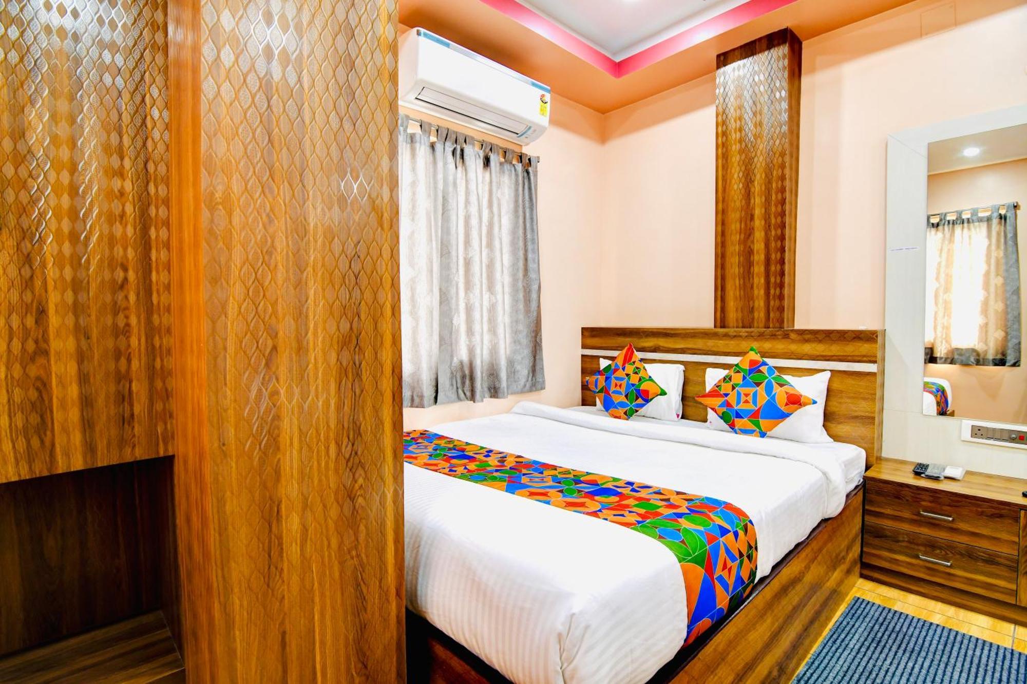 Hotel Kanan Inn โกลกาตา ภายนอก รูปภาพ