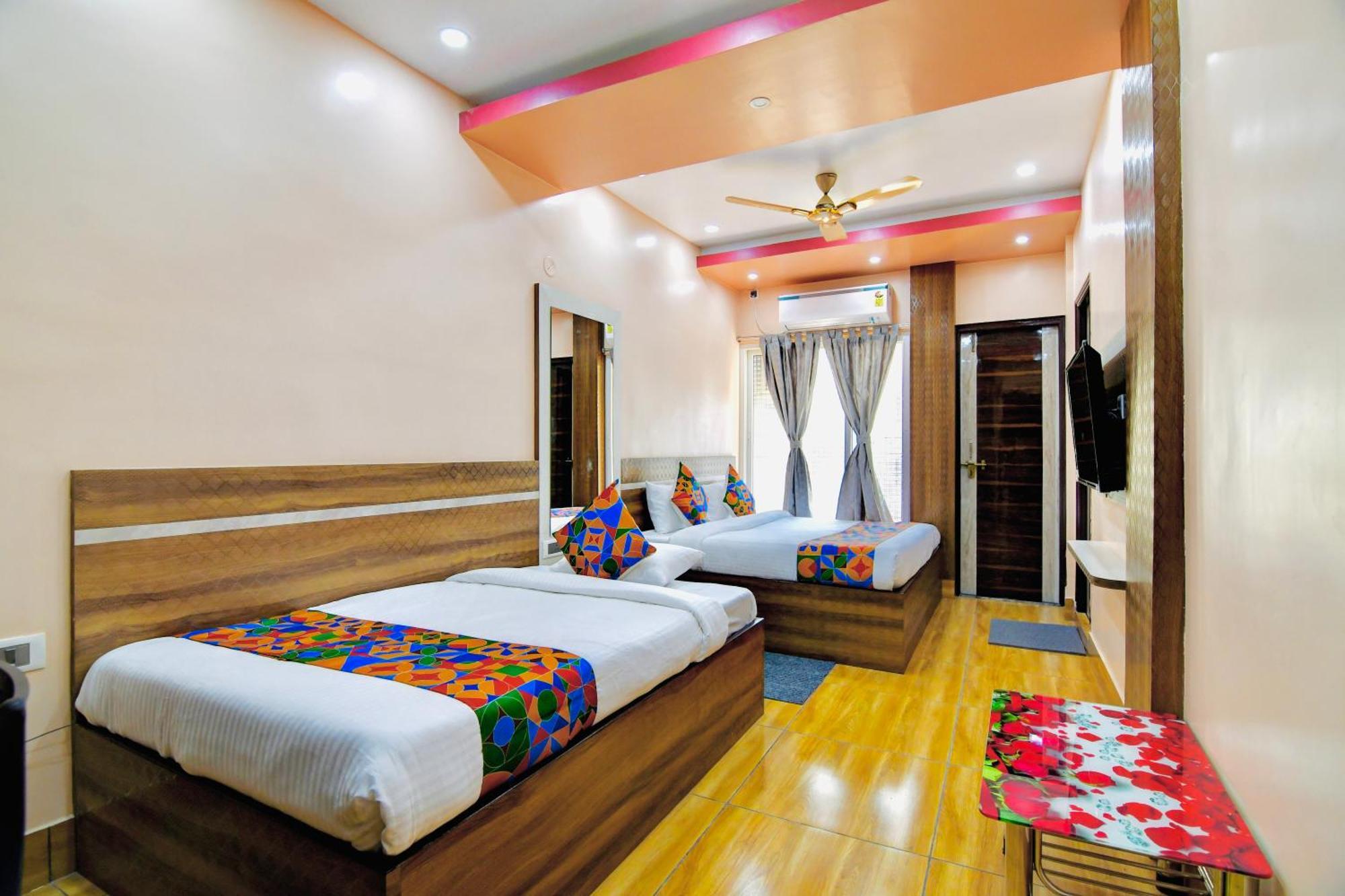 Hotel Kanan Inn โกลกาตา ภายนอก รูปภาพ