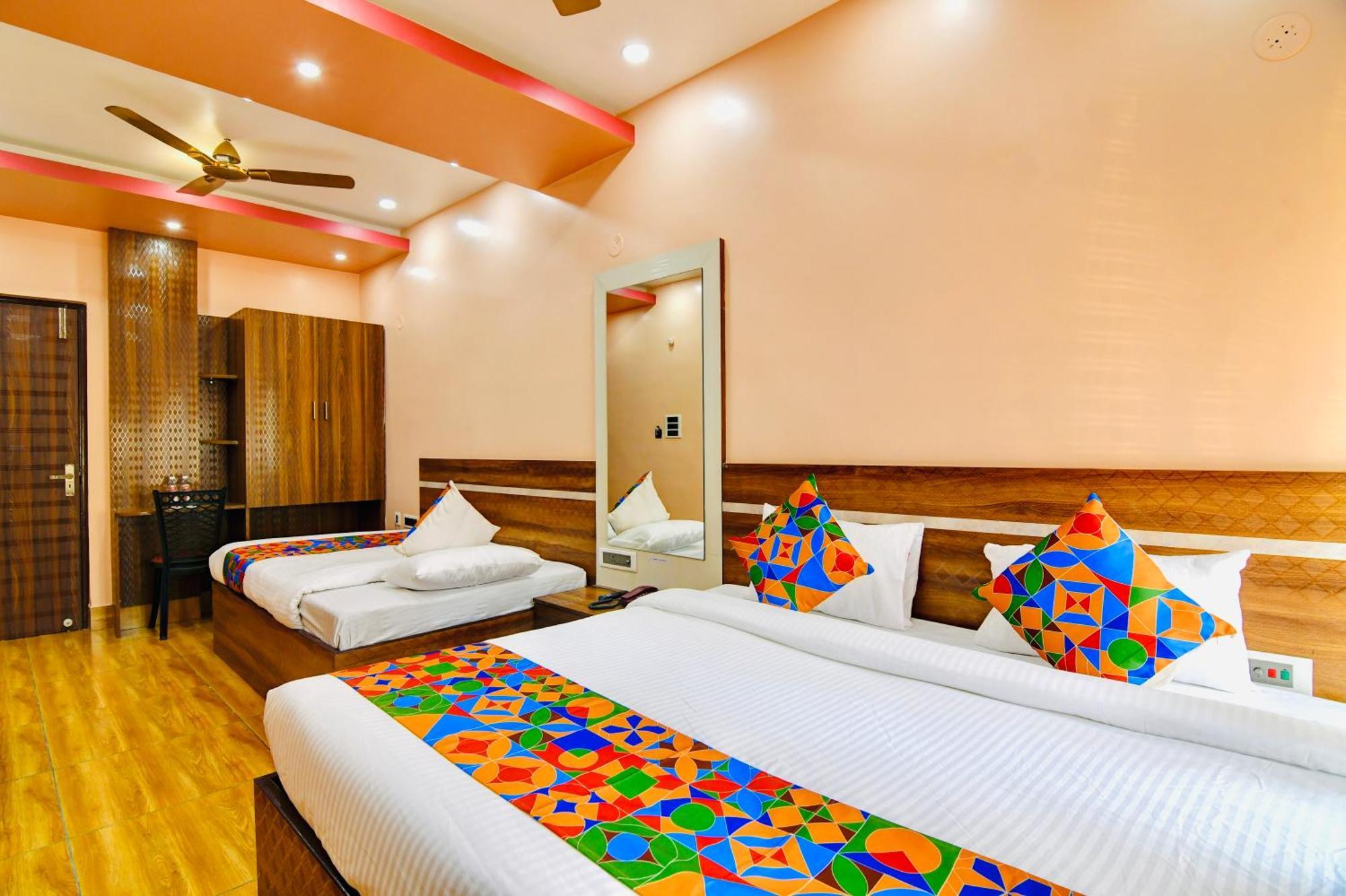 Hotel Kanan Inn โกลกาตา ภายนอก รูปภาพ